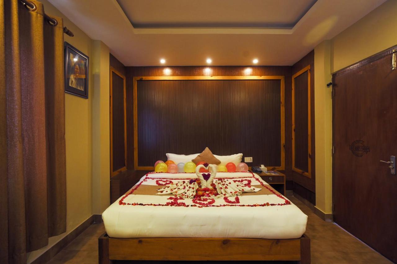 Paradise Boutique Hotel Покхара Экстерьер фото